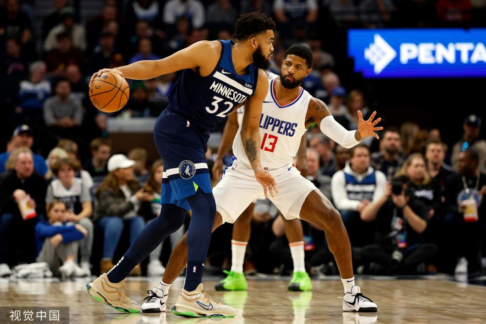 他在每个细 他在每个细