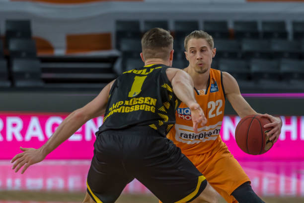 低谷和质疑 低谷和质疑